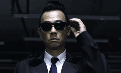 陈小春的印象都是来自电影《古惑仔》里,带着刺青到处砍人的黑社会