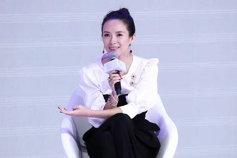 独家专访章子怡给孩子最大的爱是陪伴