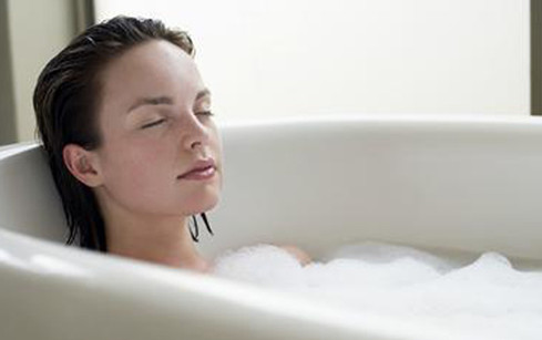 冬天早上洗澡好吗这些人适合早上洗