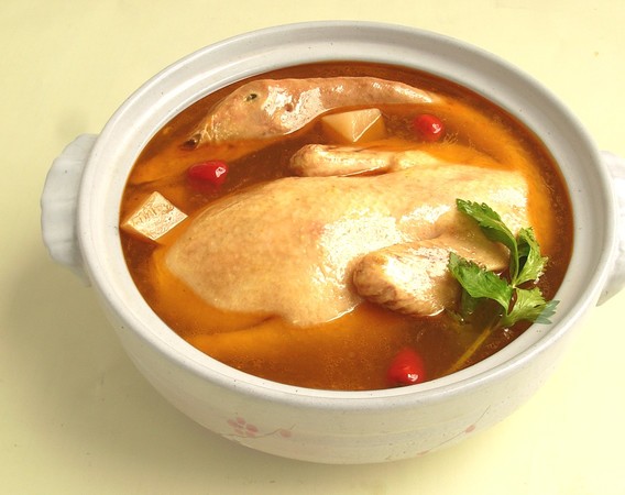 西瓜汁,绿豆粥 ,酸梅汤原料夏季天气炎热,宝宝的适应能力较差,不适应