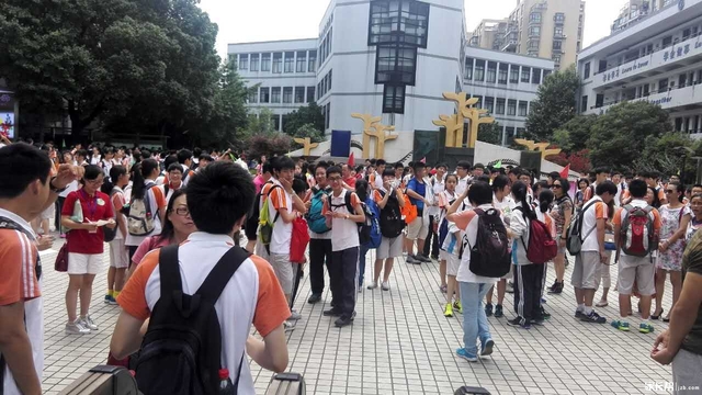 2019杭州中考现场实况杭十三中考点