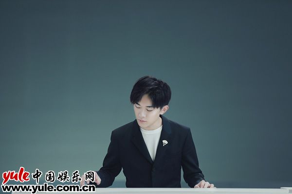 少年气质清冽干净